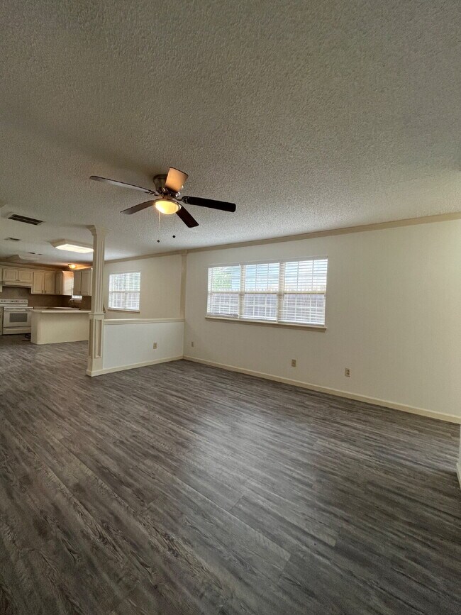 Building Photo - Beautiful, Remodeled Home