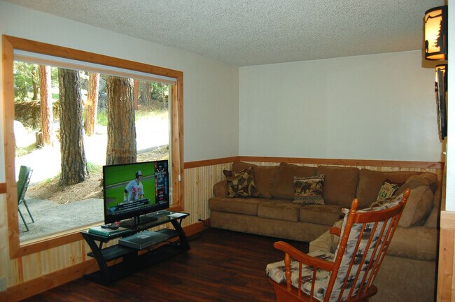 Primary Photo - 8068 Loop Rd