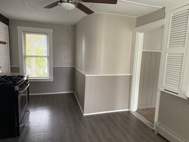 Building Photo - 71 Keeley St