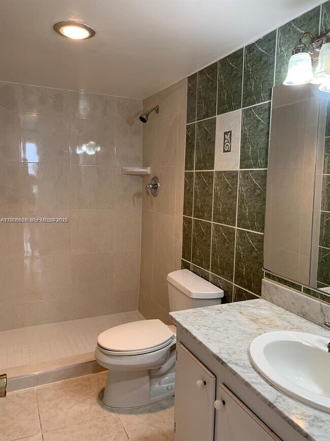 Building Photo - 1200 NE Miami Gardens Dr