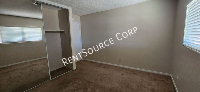 Building Photo - 42000 Blueflax Ave