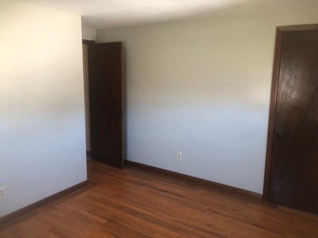 Building Photo - 213 Frey Ave