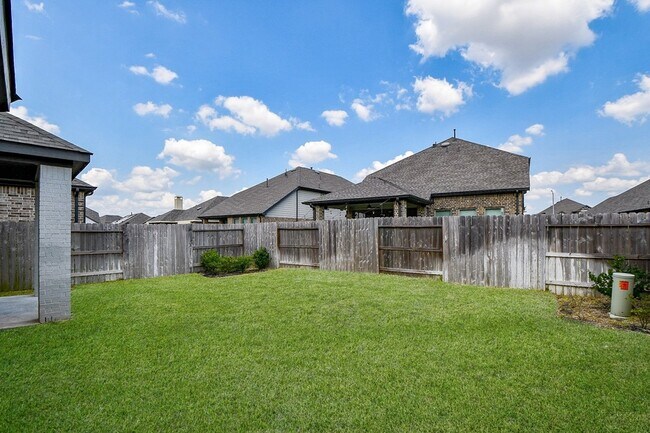 Building Photo - 943 Malibu Shr Ln