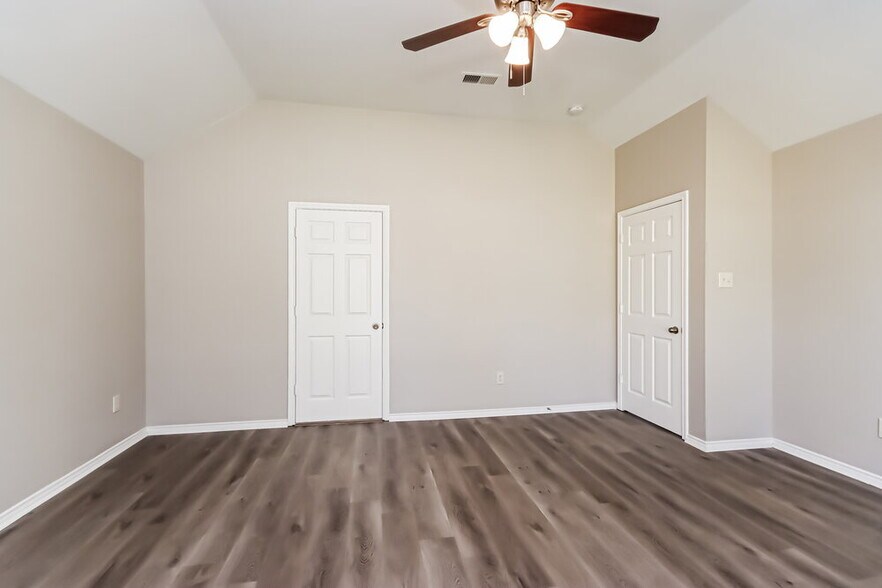 Building Photo - 13323 Lake Passage Ln
