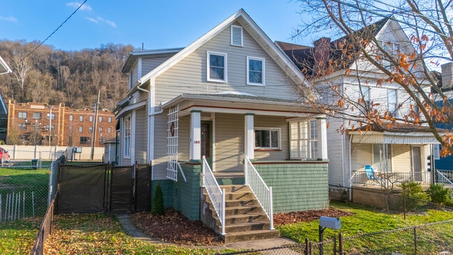 Building Photo - 163 S Park St