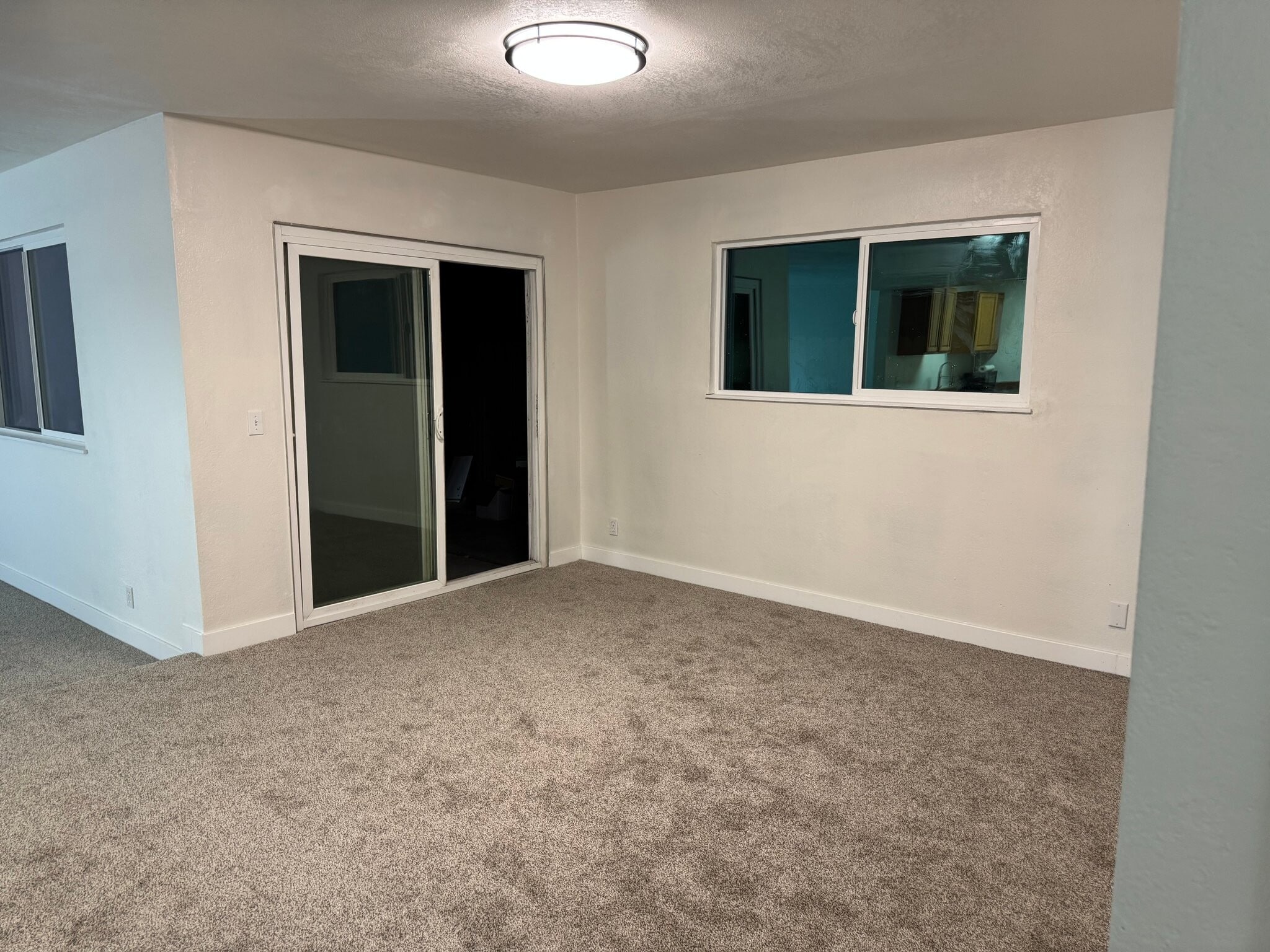 Building Photo - 111 Woodbury Cir