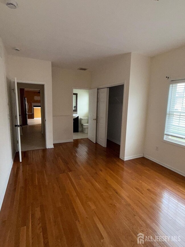 Building Photo - 105 Churchill Ave