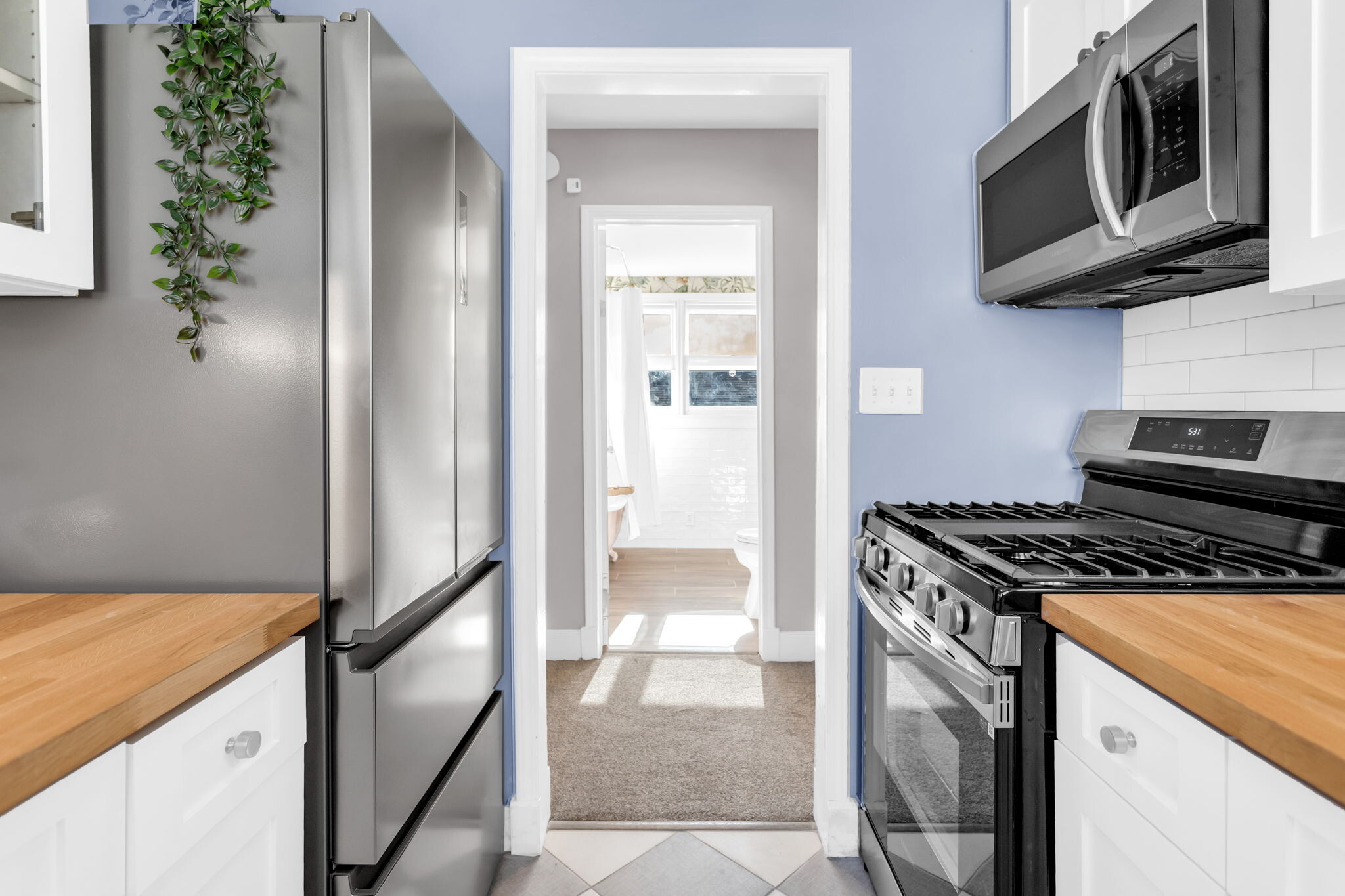 kitchen - 1050 Tilden St NW