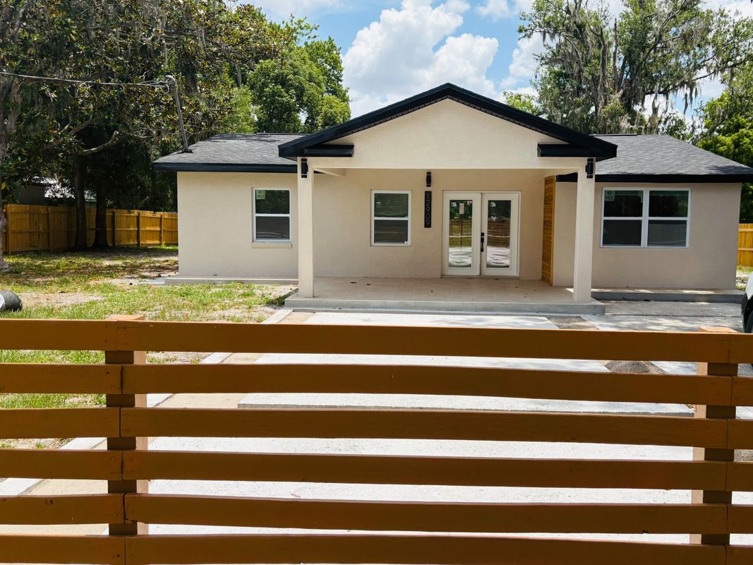 Building Photo - 12909 Forest Hills Dr
