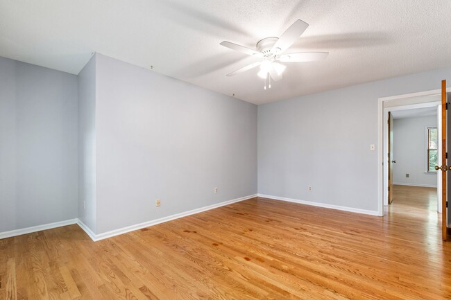 Building Photo - Spacious 4-Bedroom Carrboro Home with Dual...