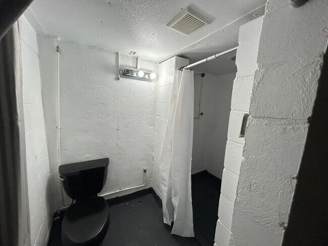 Building Photo - 1324 Beech Ave