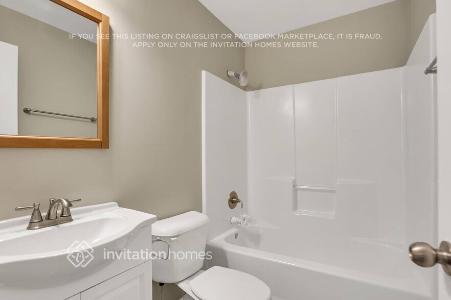 Building Photo - 6390 Ashdale Dr