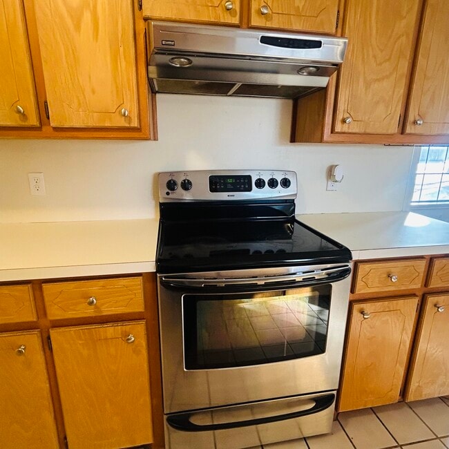 Building Photo - 6114 10th St