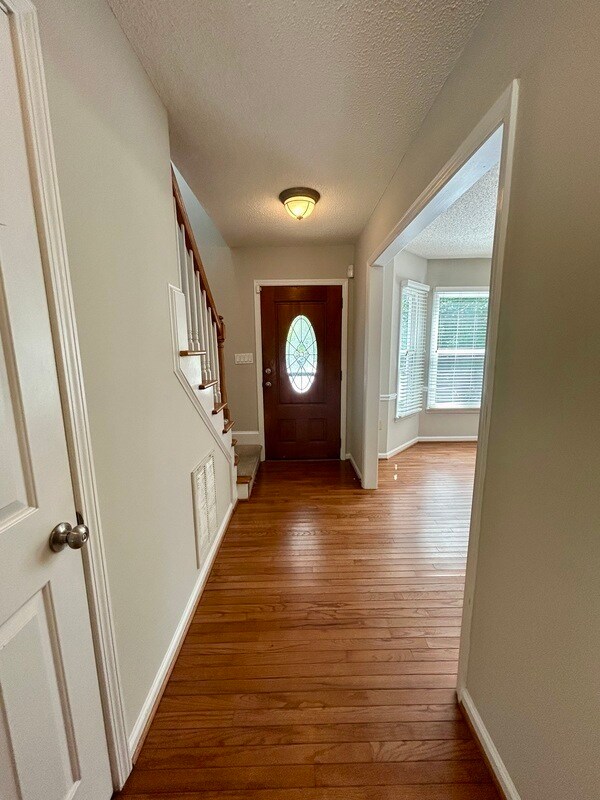 Building Photo - 2132 Brandywine Dr