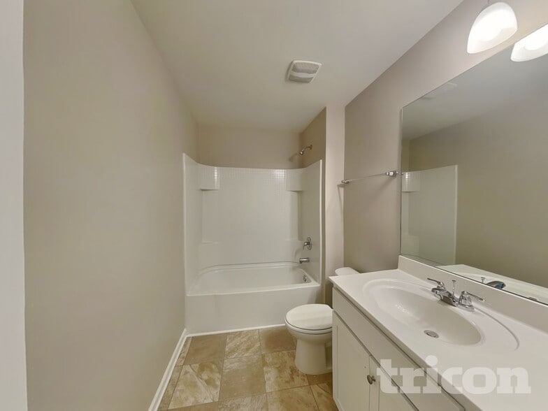 Building Photo - 752 Prominence Rd