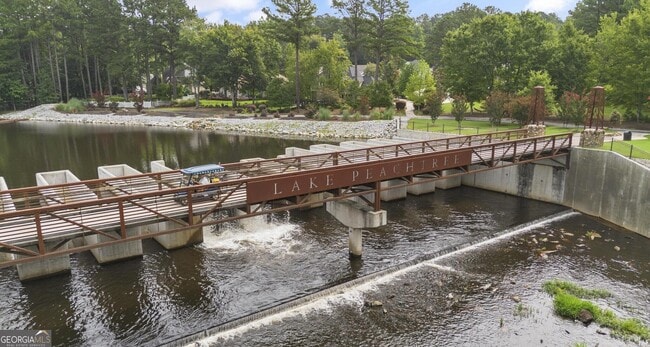 Building Photo - 940 Laurel Brooke Ave