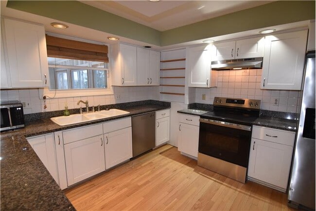 Building Photo - 19 Rustic Dr