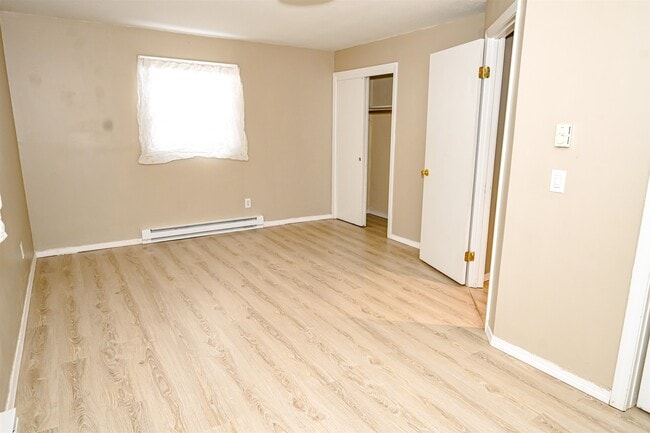 Building Photo - 139 S Main St