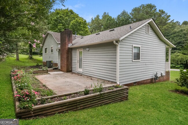 Building Photo - 122 Trickum Hills Dr