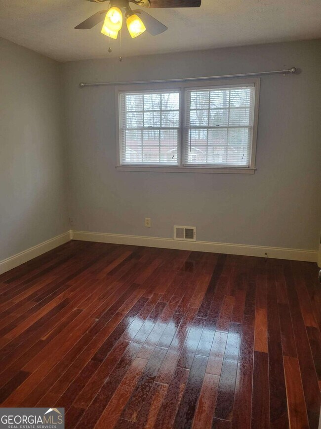 Building Photo - 3717 Leisure Ct