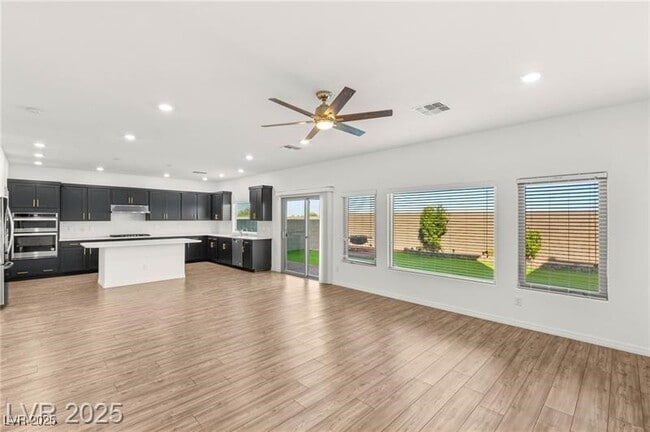 Primary Photo - 8326 Monroe Bay St