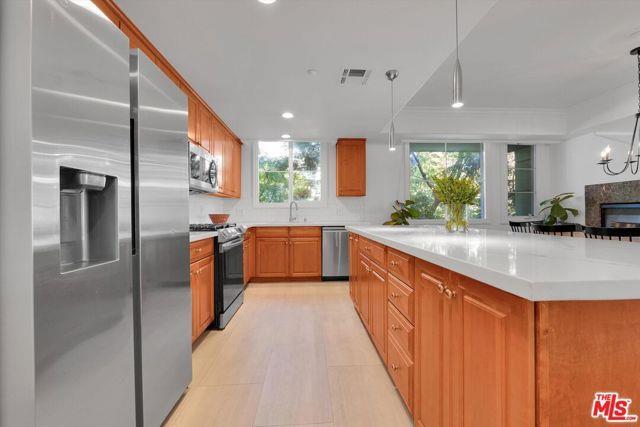 Building Photo - 1601 S Bentley Ave