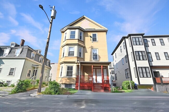 Primary Photo - 4 Burton Ave