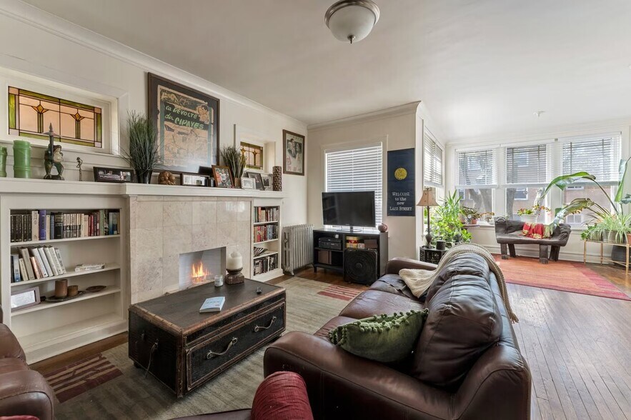 Building Photo - 1432 W Jonquil Ter