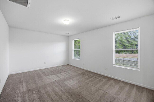 Building Photo - 442 Thoroughbred Dr