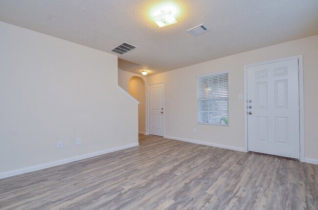 Building Photo - 24226 Ravenna Oaks Ct