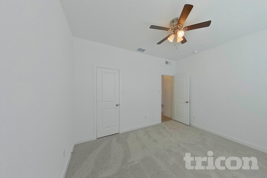 Building Photo - 1305 Francesca Dr