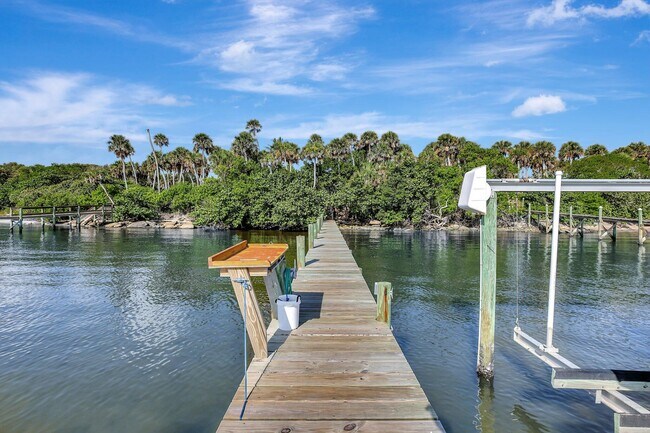 Building Photo - 7501 S Indian River Dr