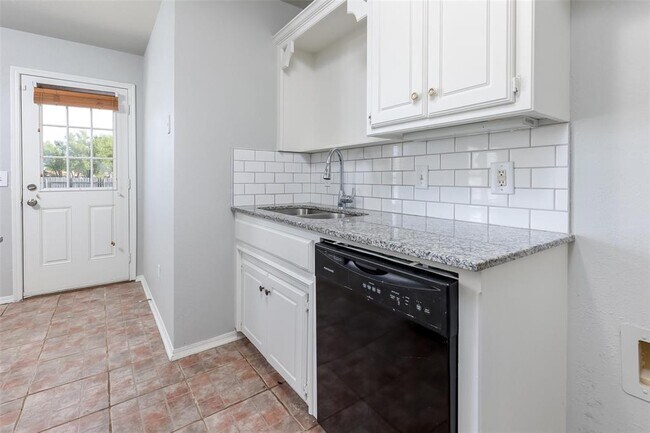 Building Photo - 907 W Tesio Way