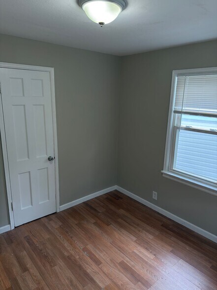 Building Photo - 6115 Avila Dr