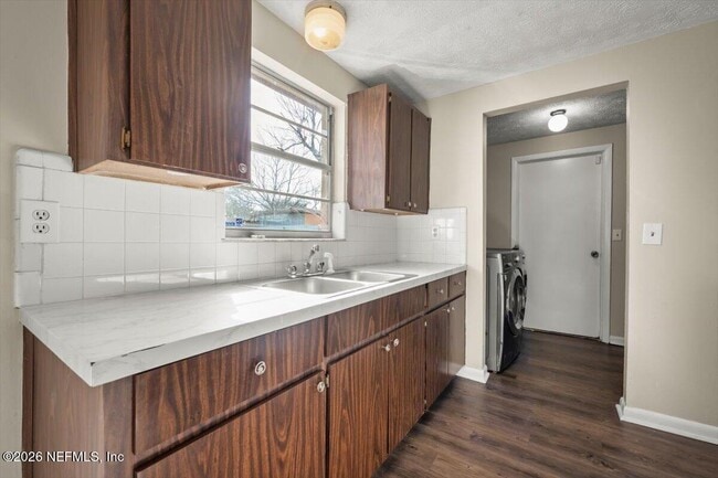 Building Photo - 10814 Indies Dr S