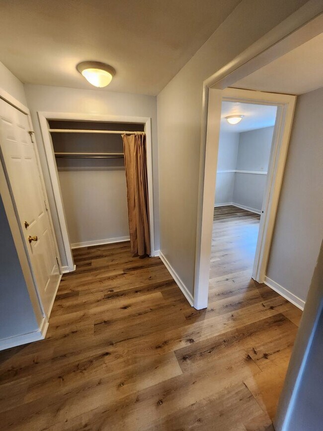 Building Photo - 205 S Parker Ave