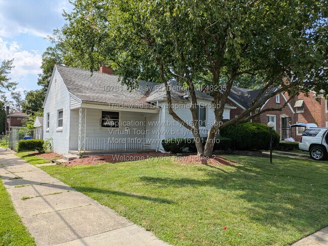 Building Photo - 16701 Lindsay St