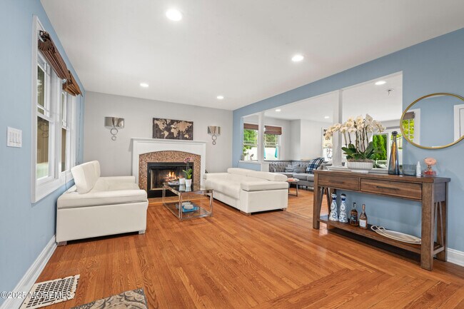 Building Photo - 250 Alpern Ave