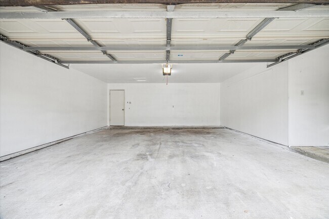Building Photo - 1864 S Gessner Rd