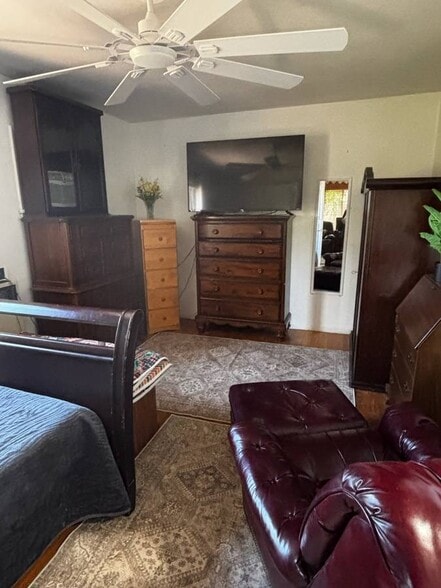 Building Photo - 487 Lado De Loma Dr