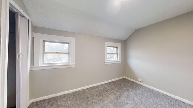 Building Photo - Lorain/W.73 neighborhood, updated 3 bed/1 bath single family house.