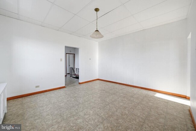 Building Photo - 2229 S 11th St
