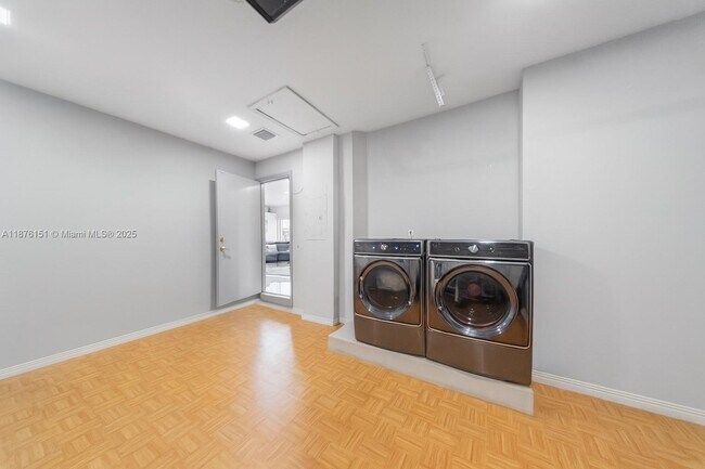 Building Photo - 17079 SW 142nd Pl