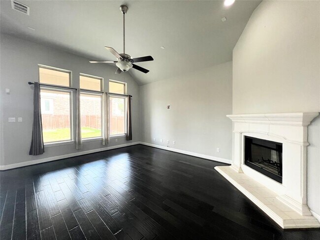 Building Photo - 2700 Hudson Ln