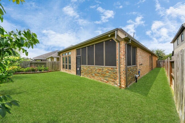 Building Photo - 6022 Daggerwing Wy