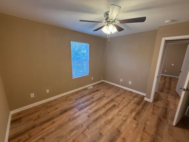 Building Photo - 1707 Hanover Blvd