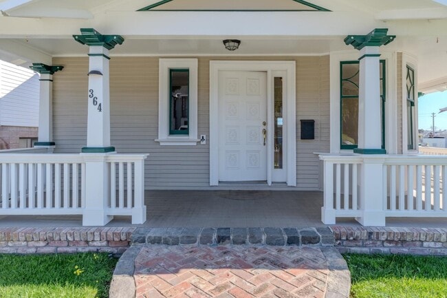 Building Photo - 364 Cypress Ave