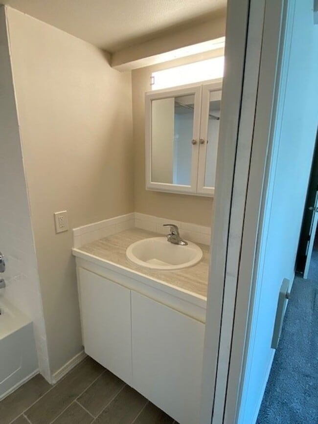 Building Photo - Non-Refundable & Security Deposit Total: $...