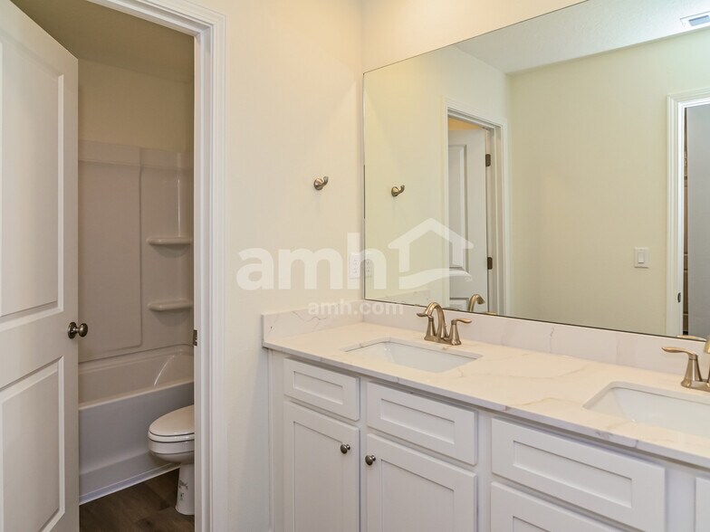 Building Photo - 96898 Blackrock Cv Wy