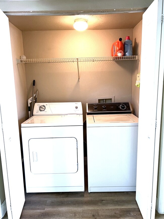 Building Photo - 5118 S Jones Blvd